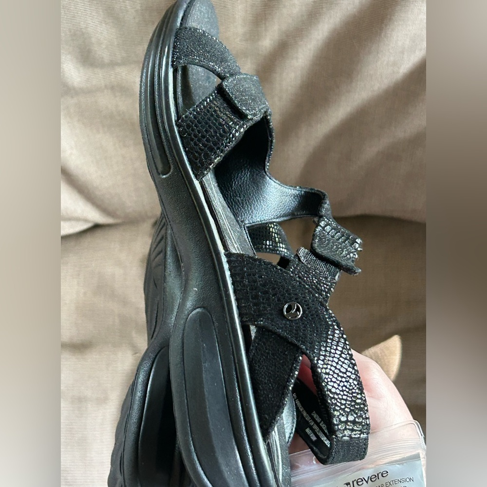 Revere size 10w Black Sandals with Cushioned Comfort plus strap extender